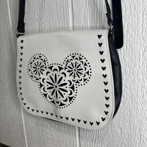 Disney Parks Vera Bradley Lazer Cut Mickey Mouse Icon Crossbody Bag Black +White